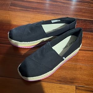 Tom’s platform rope high! Worn once. Perfect condition.